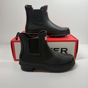 NIB• Women's Original Chelsea Boots Size: 9